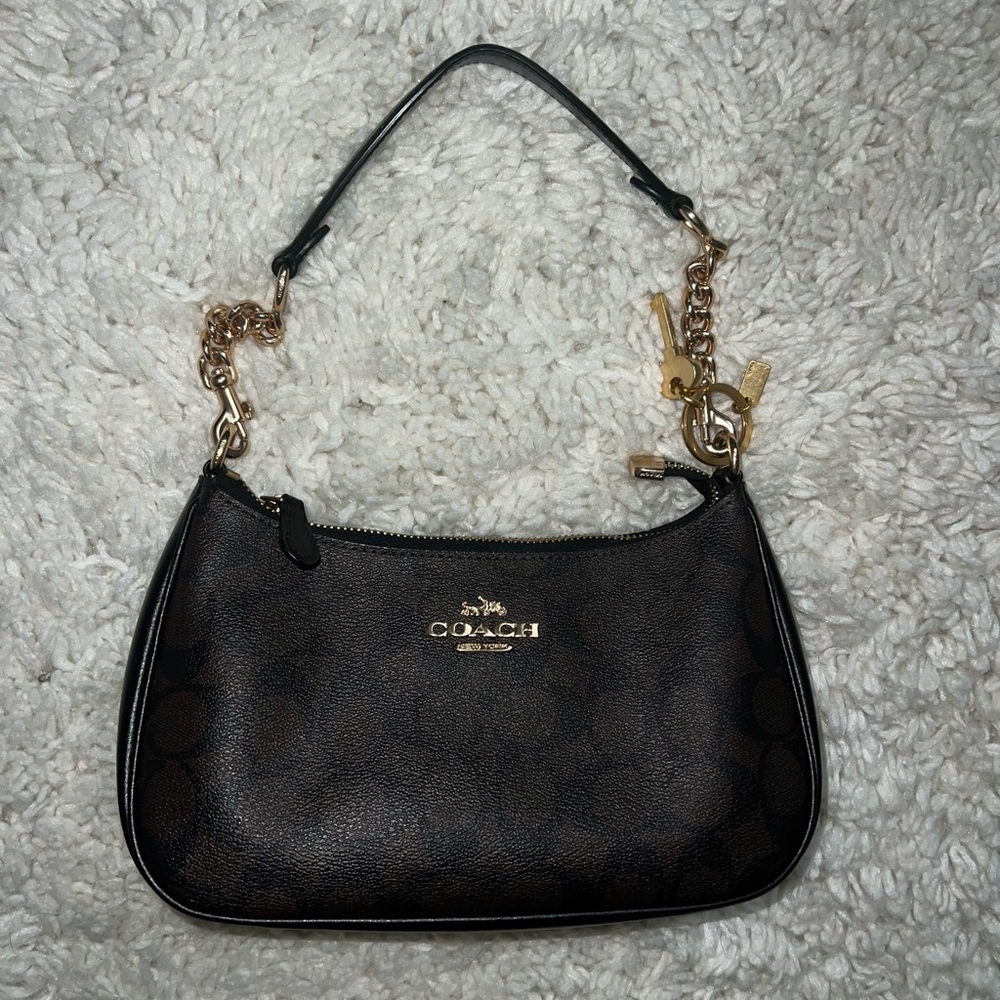 Coach Teri Shoulder Bag Signature Canvas